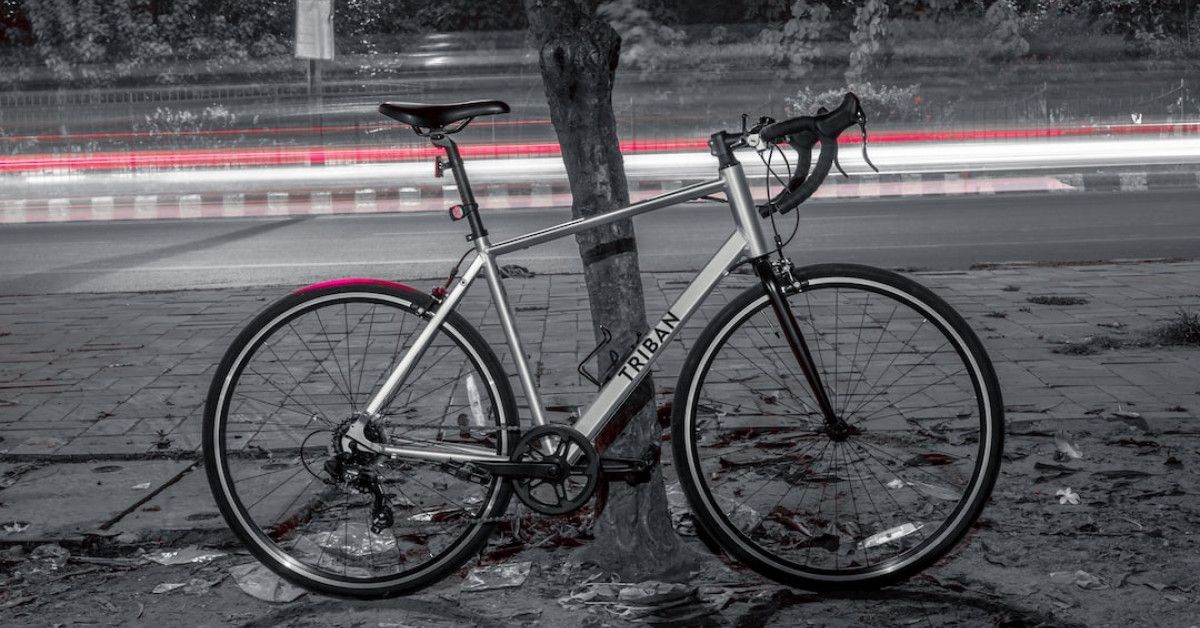 Image illustrating frequent cycling of AC compressor and troubleshooting tips.