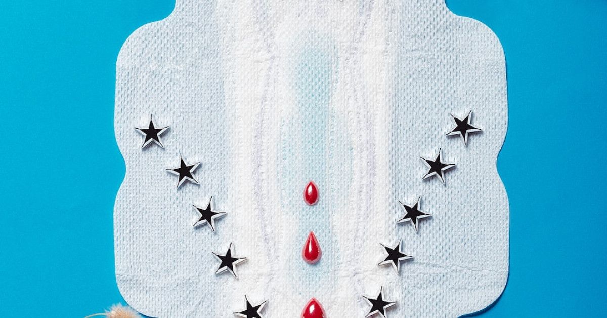 Benefits of cycling for a healthy menstrual cycle infographic.