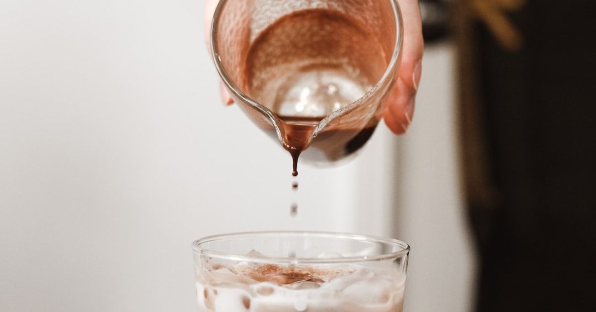 The 5 Stages of Plastics Life Cycle Explained - Infographic